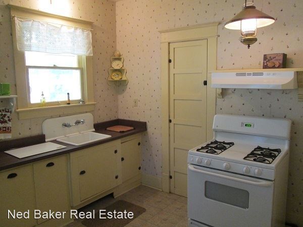 Building Photo - 3 br, 1 bath House - 940 17th St NE