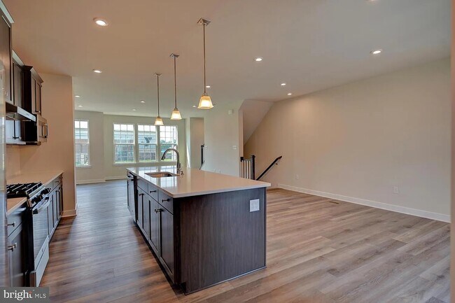 Foto del edificio - 341 E Cochran St