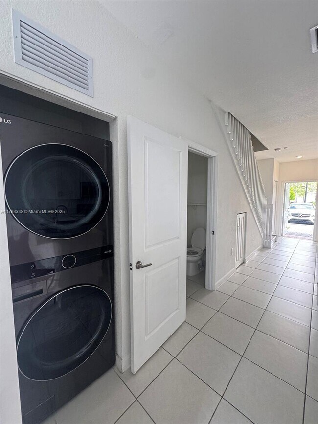 Foto del edificio - 18240 SW 148th Rd