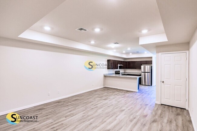 Foto del edificio - 17172 Belmont Ave
