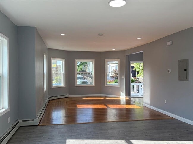 Building Photo - 98 Whitmarsh St