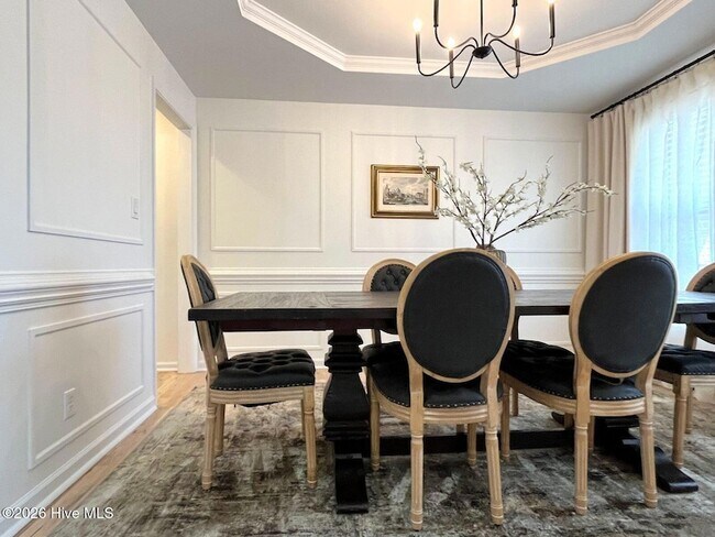 Foto del edificio - 561 Thorncliff Dr