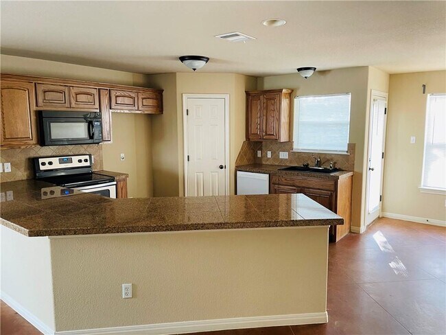 Foto del edificio - 15107 Sun-Bird Ln