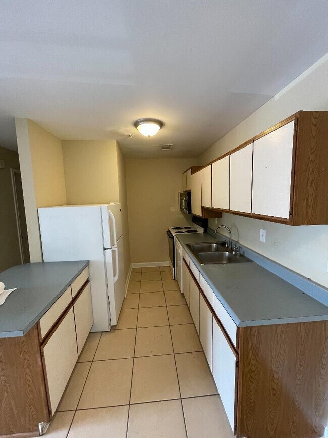 209 Simpson Ave Unit 201, Lexington, KY 40504 Condo for Rent in