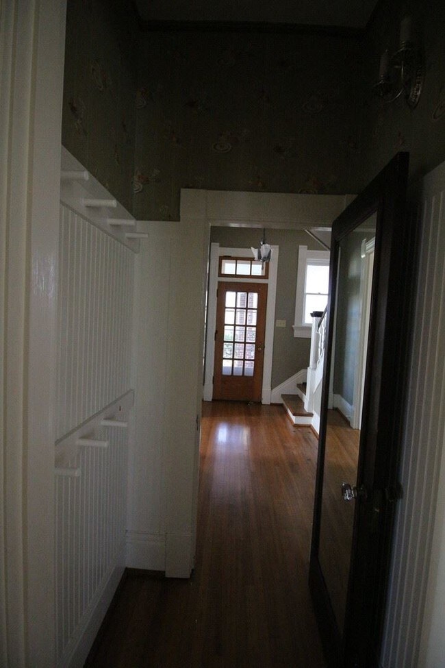 Foto del edificio - 3 br, 1.5 bath House - 111 Wall Street