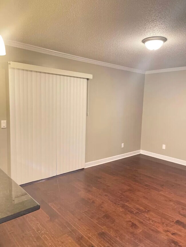 Foto del edificio - 112 Pineview Rd