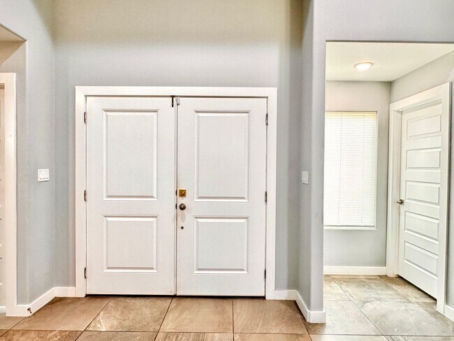 Foto del edificio - 1009 La Muralla St