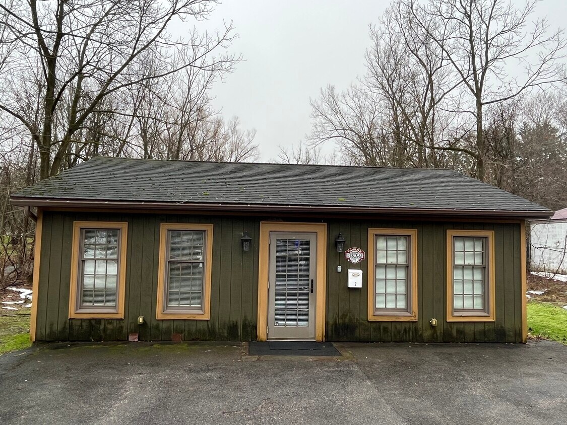 10593 Main St Unit Cottage Studio, Clarence, NY 14031 Apartments in