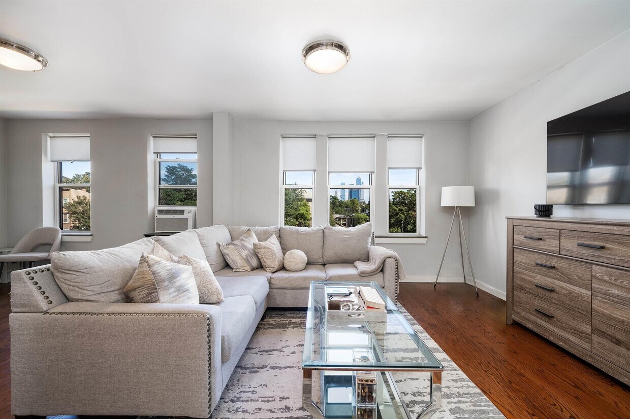 Foto principal - 3315 Pleasant Ave