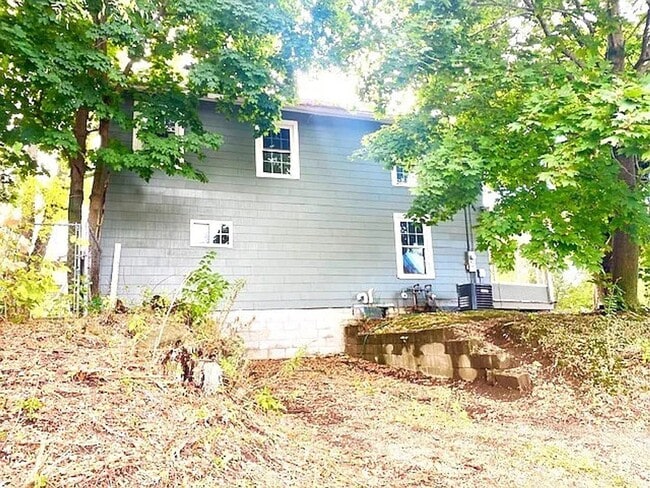 Building Photo - Corner Lot - Remodeled