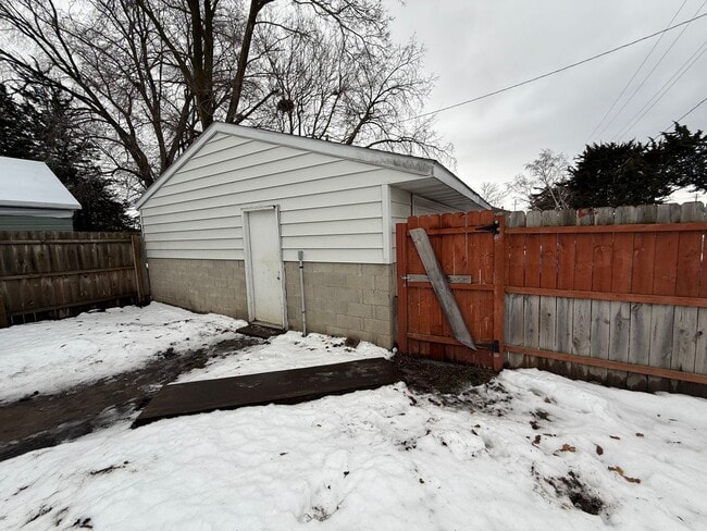 Foto del edificio - 2 Bed, 1 Bath Single-Family Home Close to Downtown!