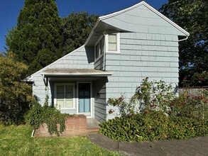 Building Photo - 2963 Alder St