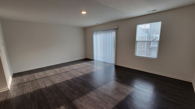 Building Photo - 186 Goldenrod Dr