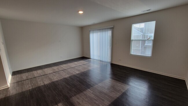 Foto del edificio - 186 Goldenrod Dr