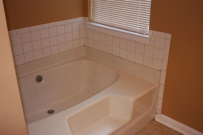 Building Photo - 4778 Creekside Place