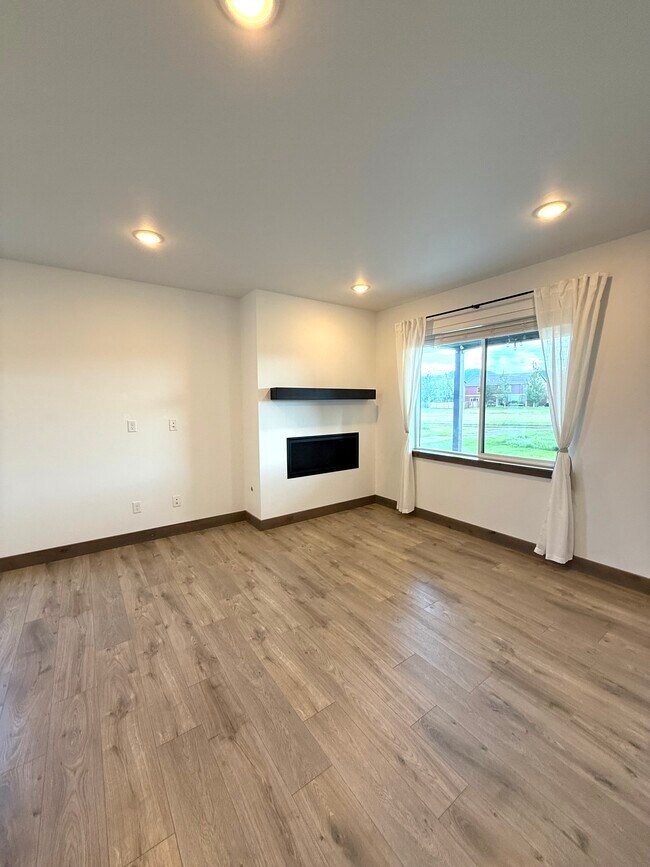 Foto del edificio - 986 Cassandra Ln
