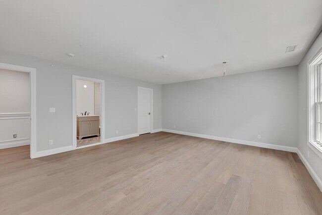 Foto del edificio - 549 Purchase St