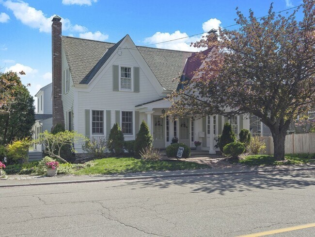 Photo - 73 Elm St Townhome