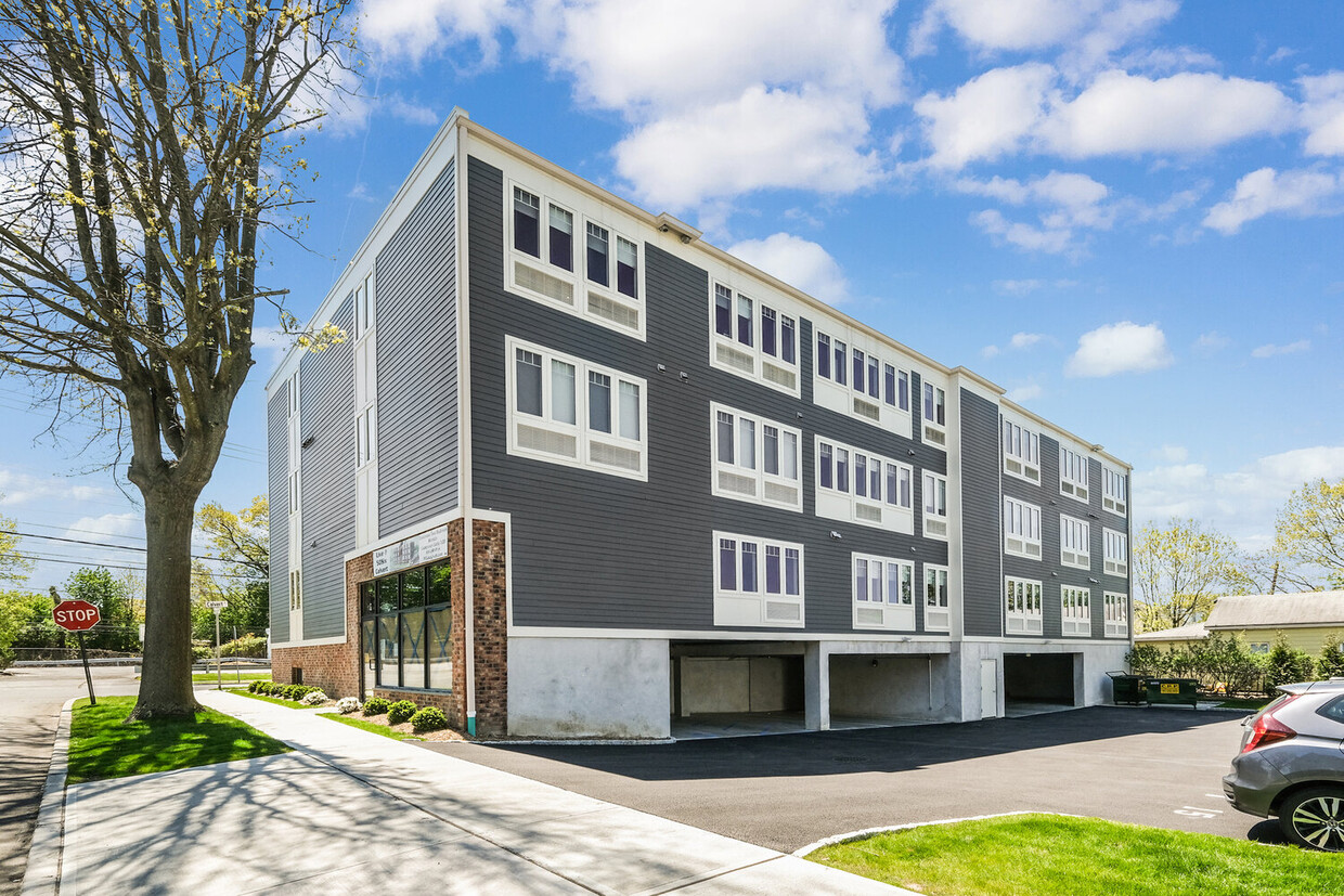 Building Photo - 50 Six Calvert