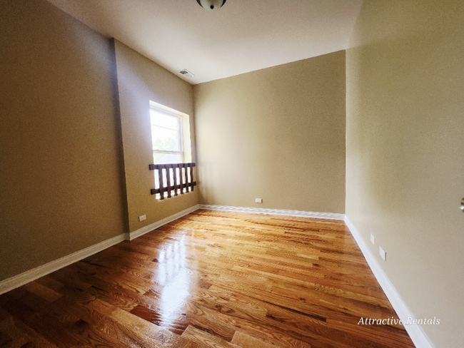 Building Photo - 207 N Parkside Ave