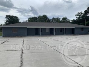 Building Photo - 907 Center Ave
