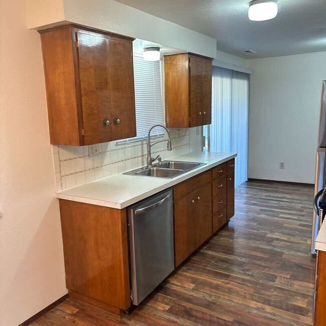 Building Photo - 274 Shakemill Rd