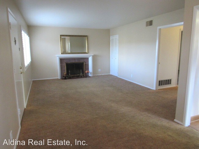 Building Photo - 3 br, 1 bath House - 741 Hill Ave.