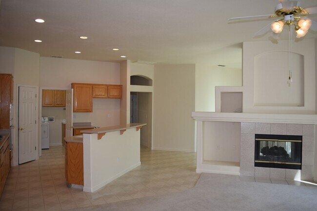 Building Photo - 4620 Ottawa Ct