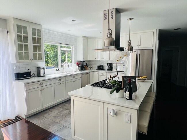 Foto del edificio - 47 Bellows Pond Rd