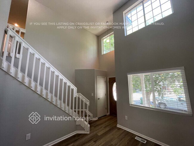 Foto del edificio - 4892 N Silverlace Dr
