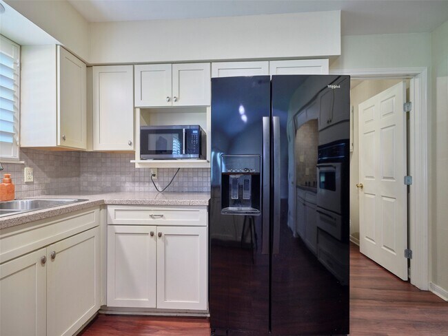 Foto del edificio - 902 Clover Ridge Ave