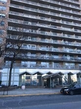 Building Photo - 700 Victory Blvd