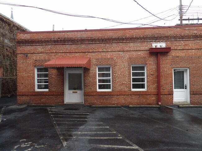 Building Photo - 304 Catfish Alley
