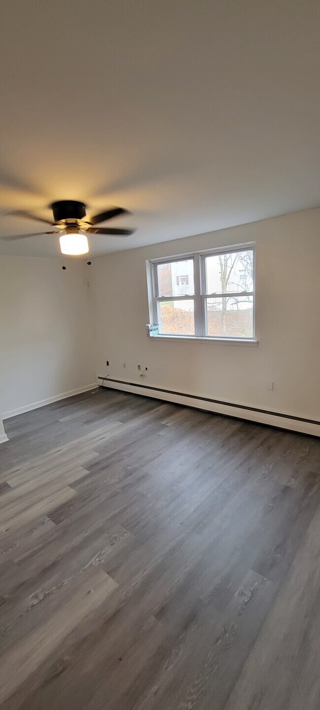 Bedroom - 111 Devereaux Ave