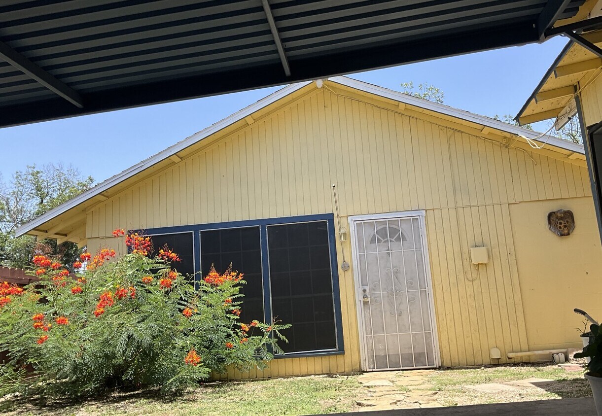 40 Minimalist Apartment Ideas for a Chic Space - The Spruce - Textured Apartment Decor With Minimal Clutter For Rent