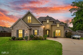 Building Photo - 701 Fir Wood Ln