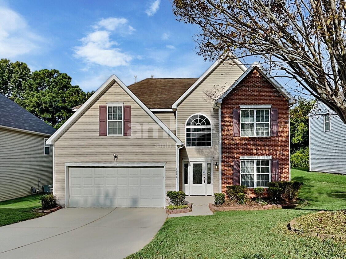 Foto principal - 9117 Hollow Ridge Ln