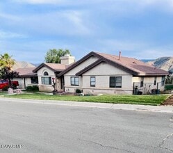 Building Photo - 2640 Bridle Path Dr