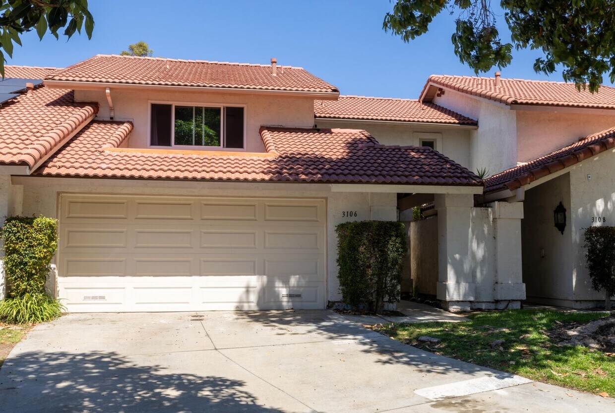 Foto principal - Bright spacious 3 bedroom 2 bath home in c...