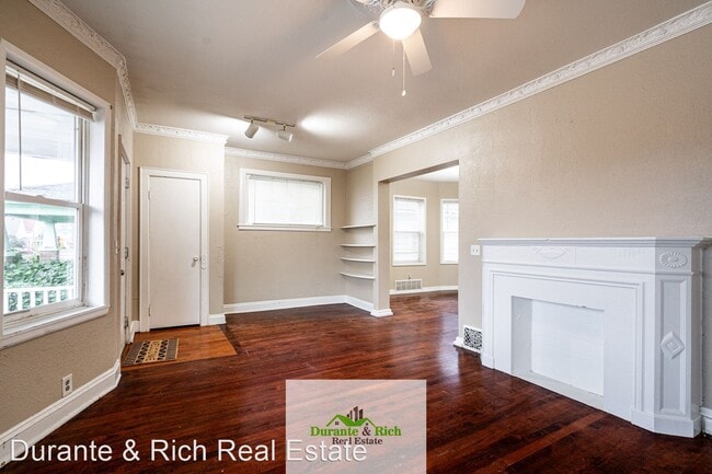 Building Photo - 3 br, 1 bath House - 3313 N Holton Ave