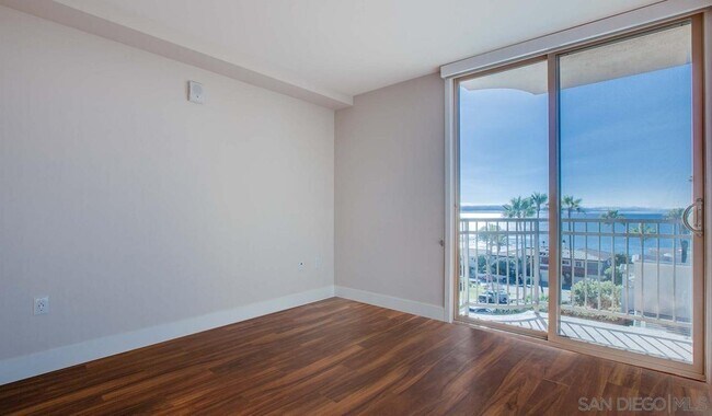 Building Photo - 400 Prospect St