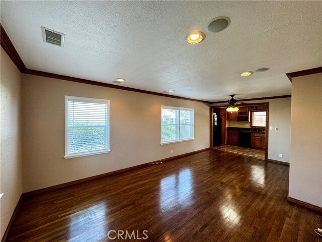 Foto del edificio - 14414 Studebaker Rd