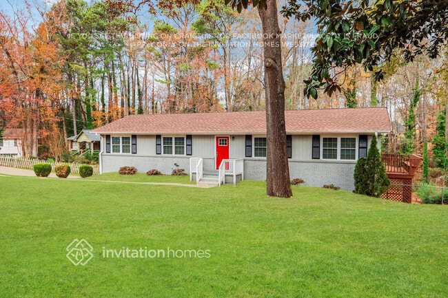 Building Photo - 3782 Lake Dr SE