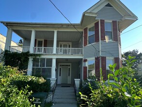 Building Photo - 213 E Gale St