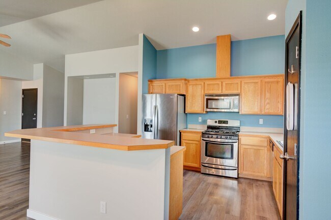 Building Photo - 3 Bed 2 Bath in Cherry Hill Neighborhood