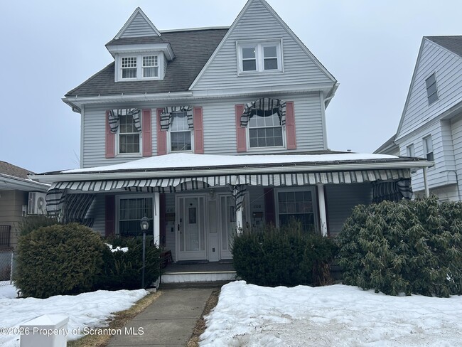 Building Photo - 610-610 N Sumner Ave