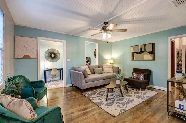 Building Photo - 1126 Murray Dr