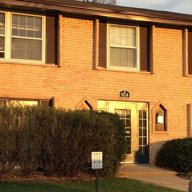 Building Photo - 924 Westbrooke Way