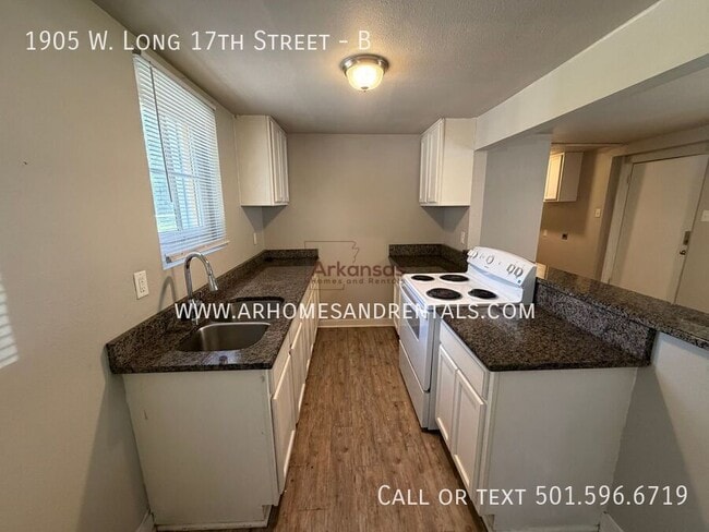 Building Photo - 1905 W Long 17th St