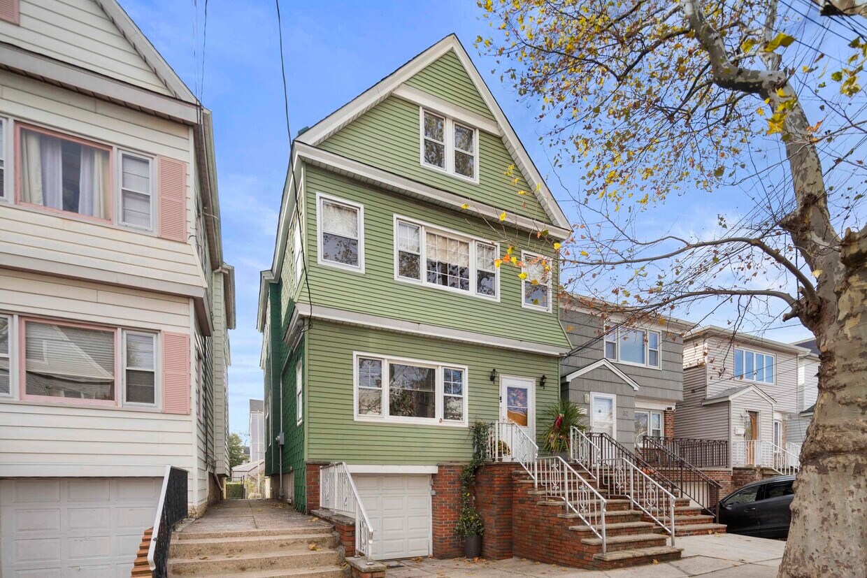Foto principal - 34 E 36th St